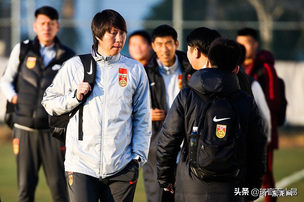 任人唯亲！国足集训27人名单，李铁曾执教过17人，欲打造嫡系部队，你怎么看？