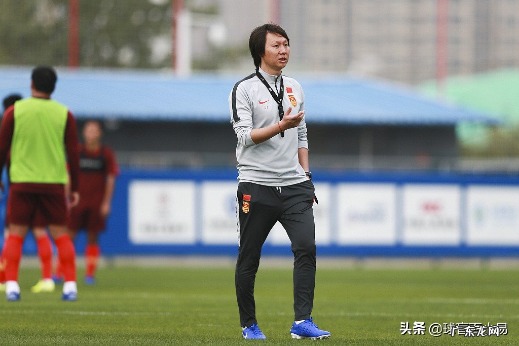 任人唯亲！国足集训27人名单，李铁曾执教过17人，欲打造嫡系部队，你怎么看？