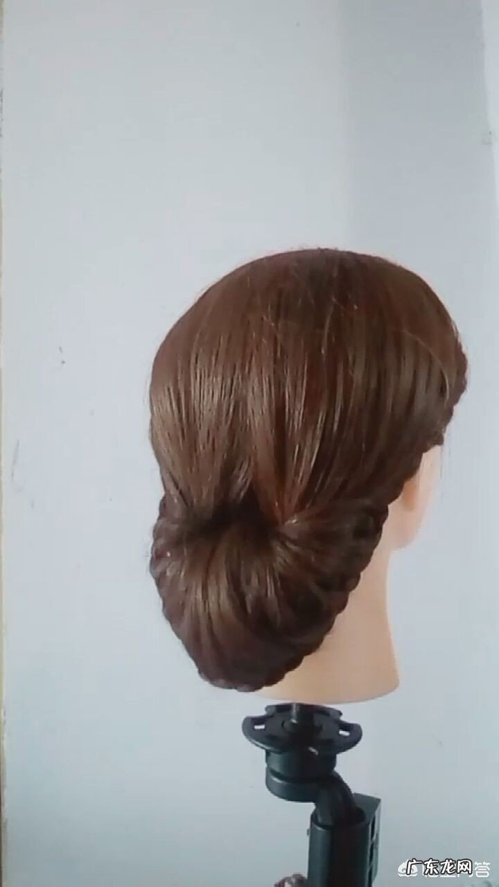 上了年龄的女性,该怎么保养才能更好的改善皮肤呢?