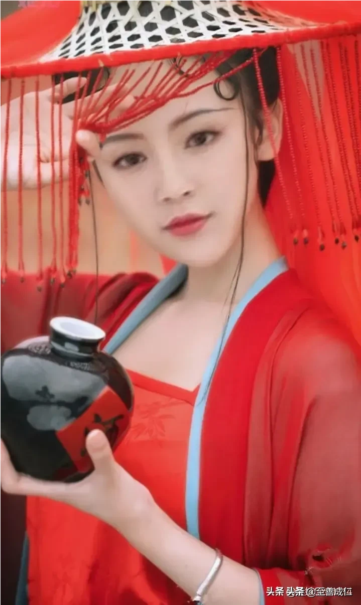 公司聚餐,给领导敬酒应该说些什么话?