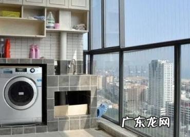 家里装修阳台要不要做柜子 开放阳台能不能放木头柜