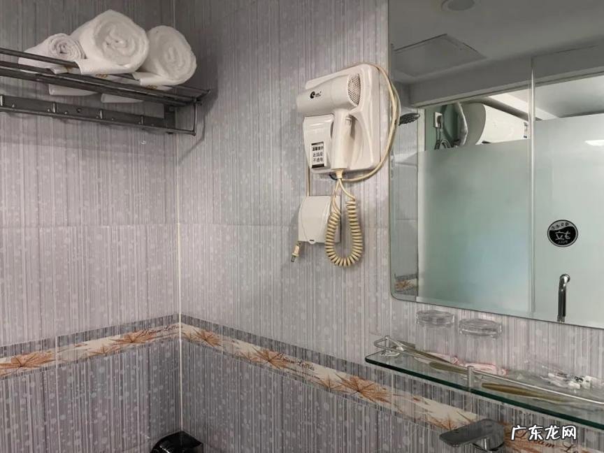 曾经的照片还留在那个房间是什么歌 曾经的照片还留在那个房间感谢你曾经来过歌词