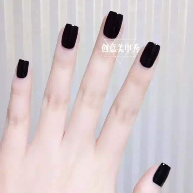 甲油胶和指甲油有什么区别吗 指甲油和指甲油胶的区别