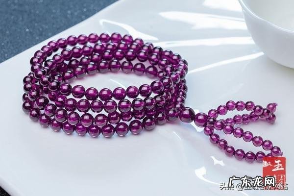 石榴石手链的功效与作用佩戴禁忌 石榴石的功效与禁忌石榴石手链价格