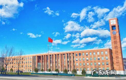 研究员和教授的区别 研究所的研究员相当于教授吗为什么