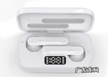 带有充电仓的蓝牙耳机如何充电 蓝牙无线运动耳机怎么充电