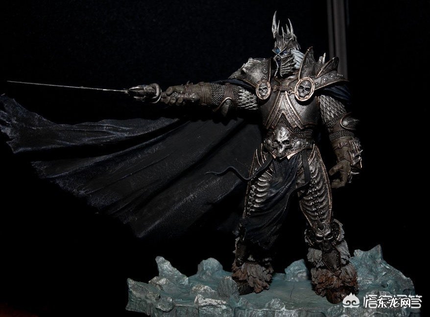 《魔兽》中，如果阿尔萨斯没有堕落，他能成为一个合格的国王吗？