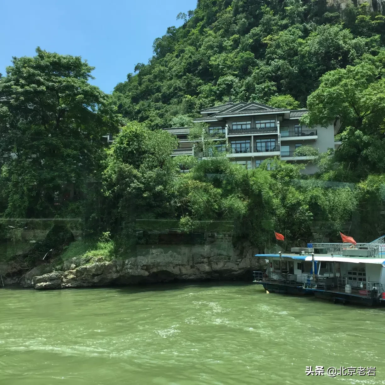 为何有人说-“桂林山水甲天下,而阳朔灯光甲桂林”?