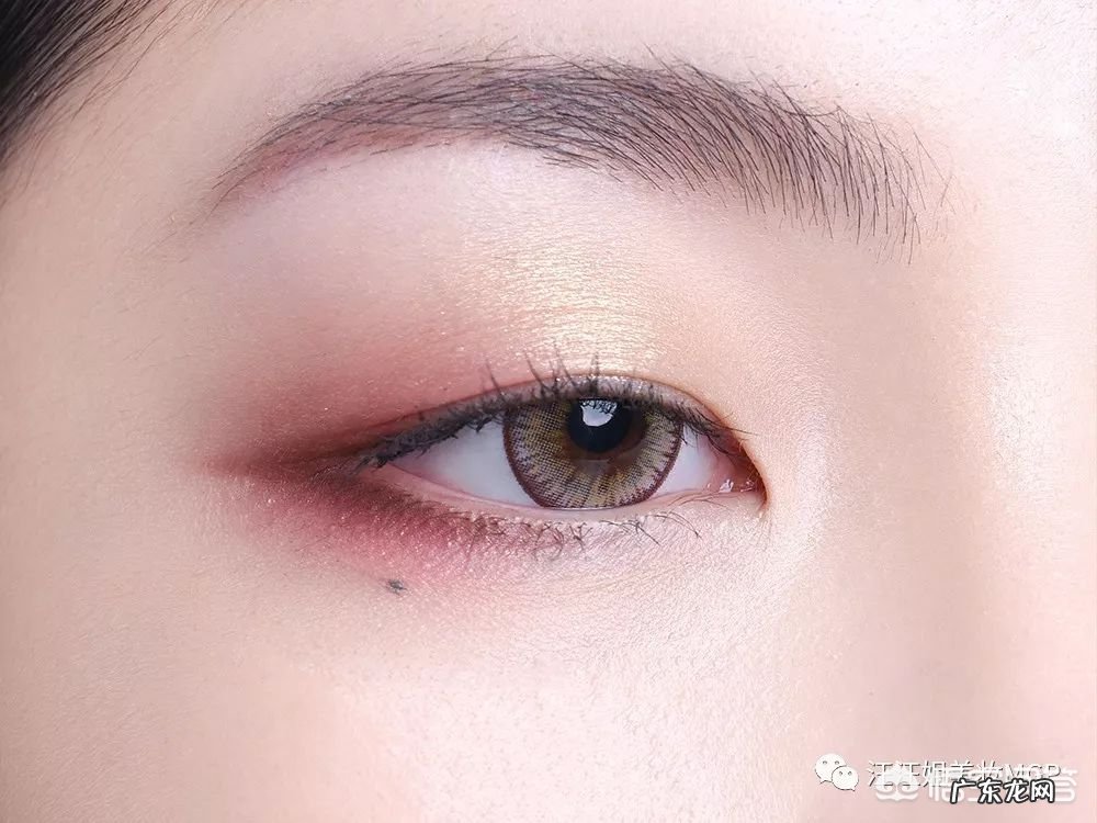 内双肿眼皮怎么画眼影眼线才好看?色系、画的范围等?