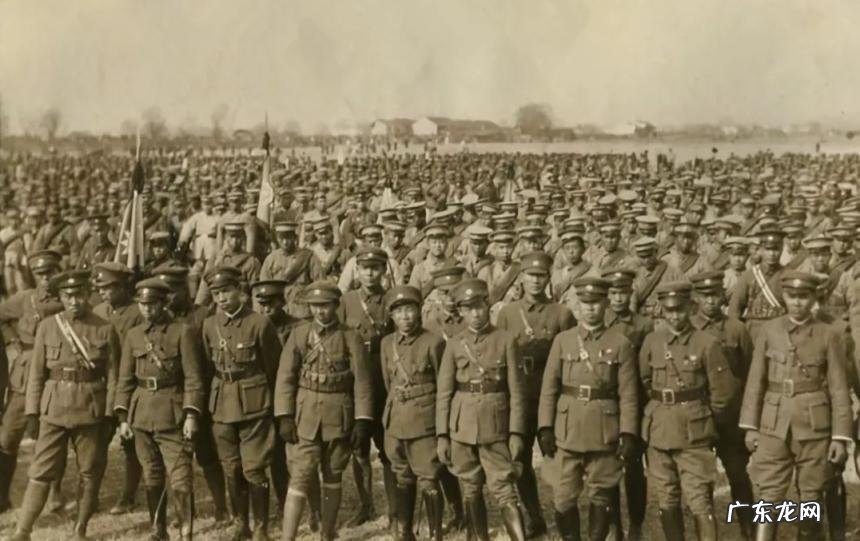 一个军有多少人?几个师? 部队一个营有多少个人