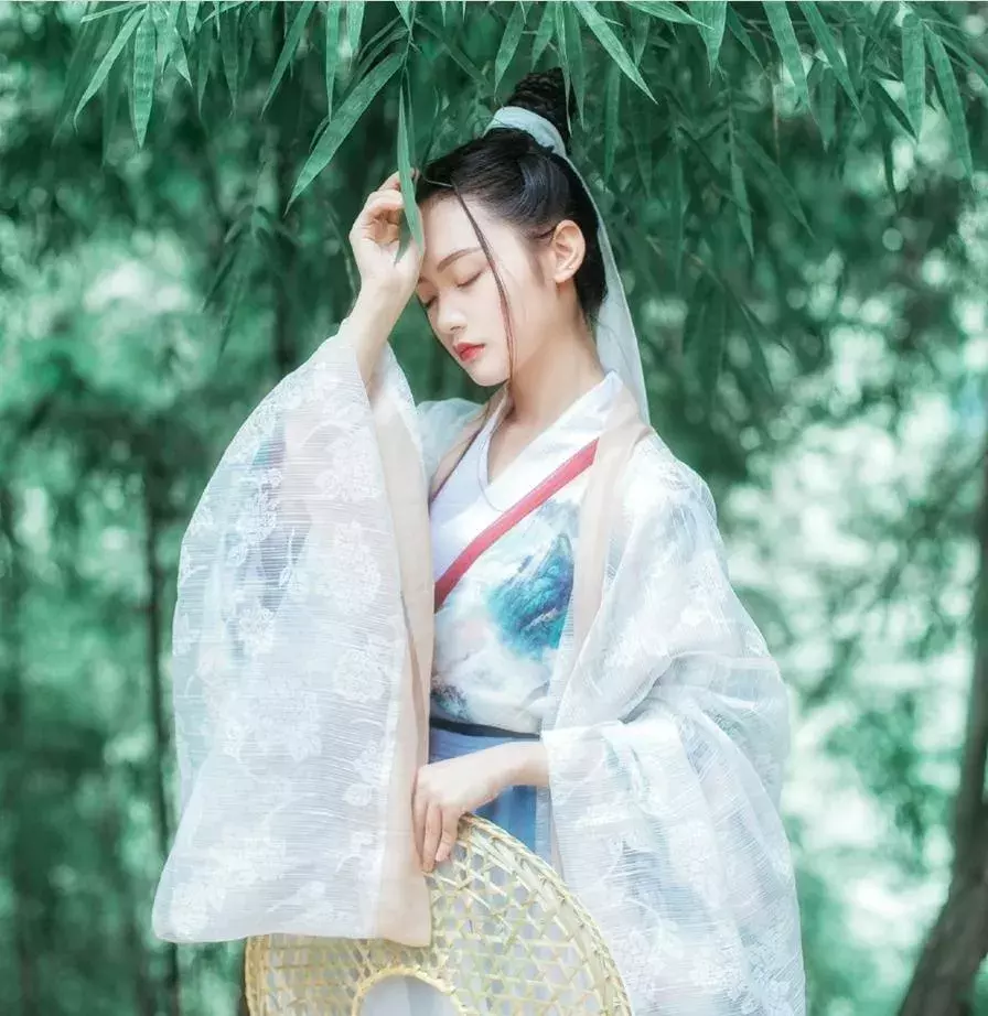 手如柔荑怎么读音是什么意思 肤如柔荑,手如凝脂怎么读