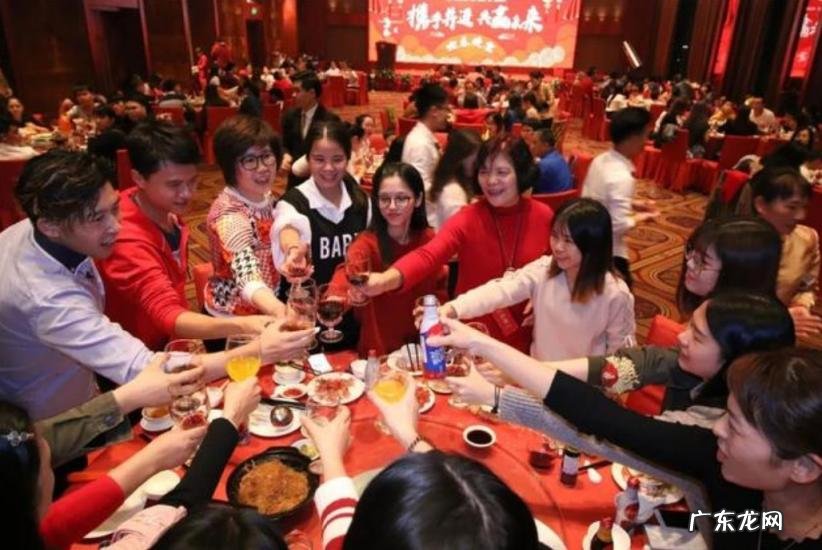 阖家欢乐的意思是什么 阖家是全家的意思吗