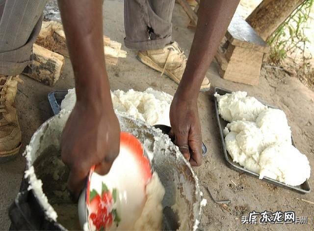 发现非洲有很多年轻的单亲妈妈,这是为什么?