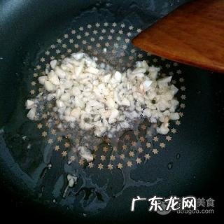 避风塘炒蟹的正宗做法 避风塘炒蟹窍门