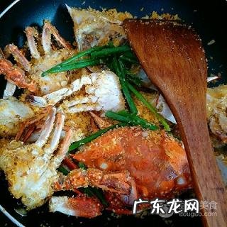 避风塘炒蟹的正宗做法 避风塘炒蟹窍门