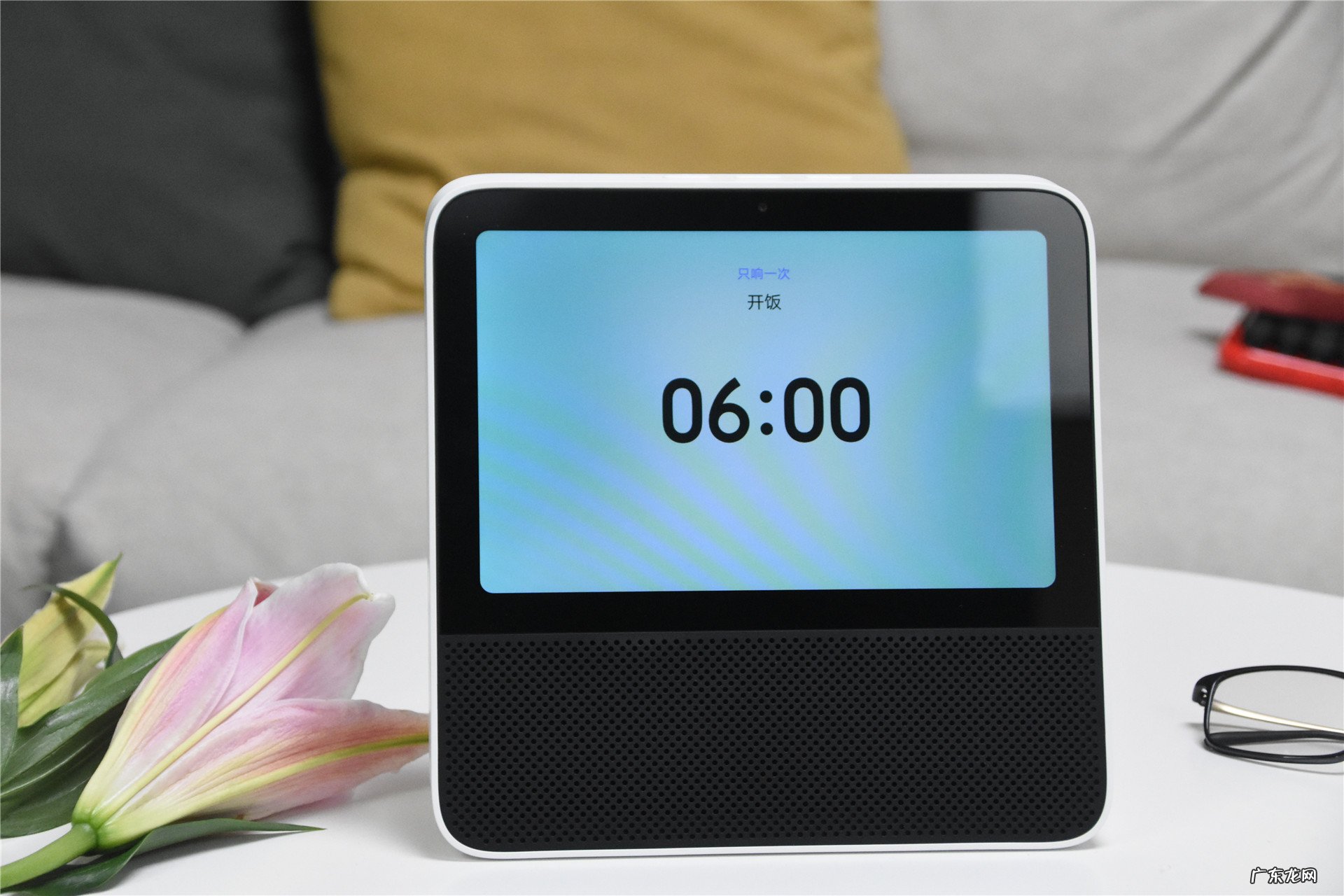 redmi小爱触屏音箱和小度x8哪个好用？