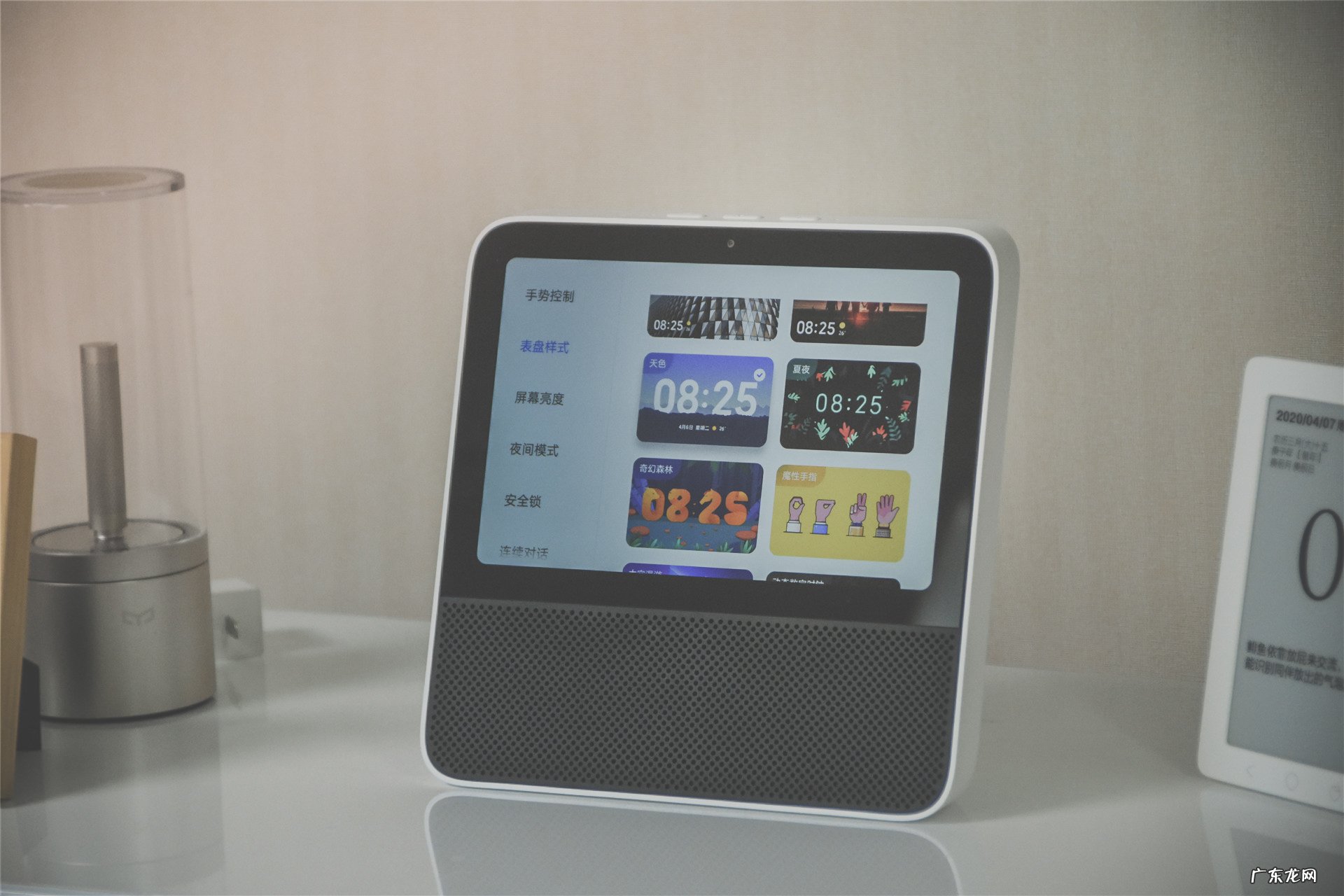 redmi小爱触屏音箱和小度x8哪个好用？