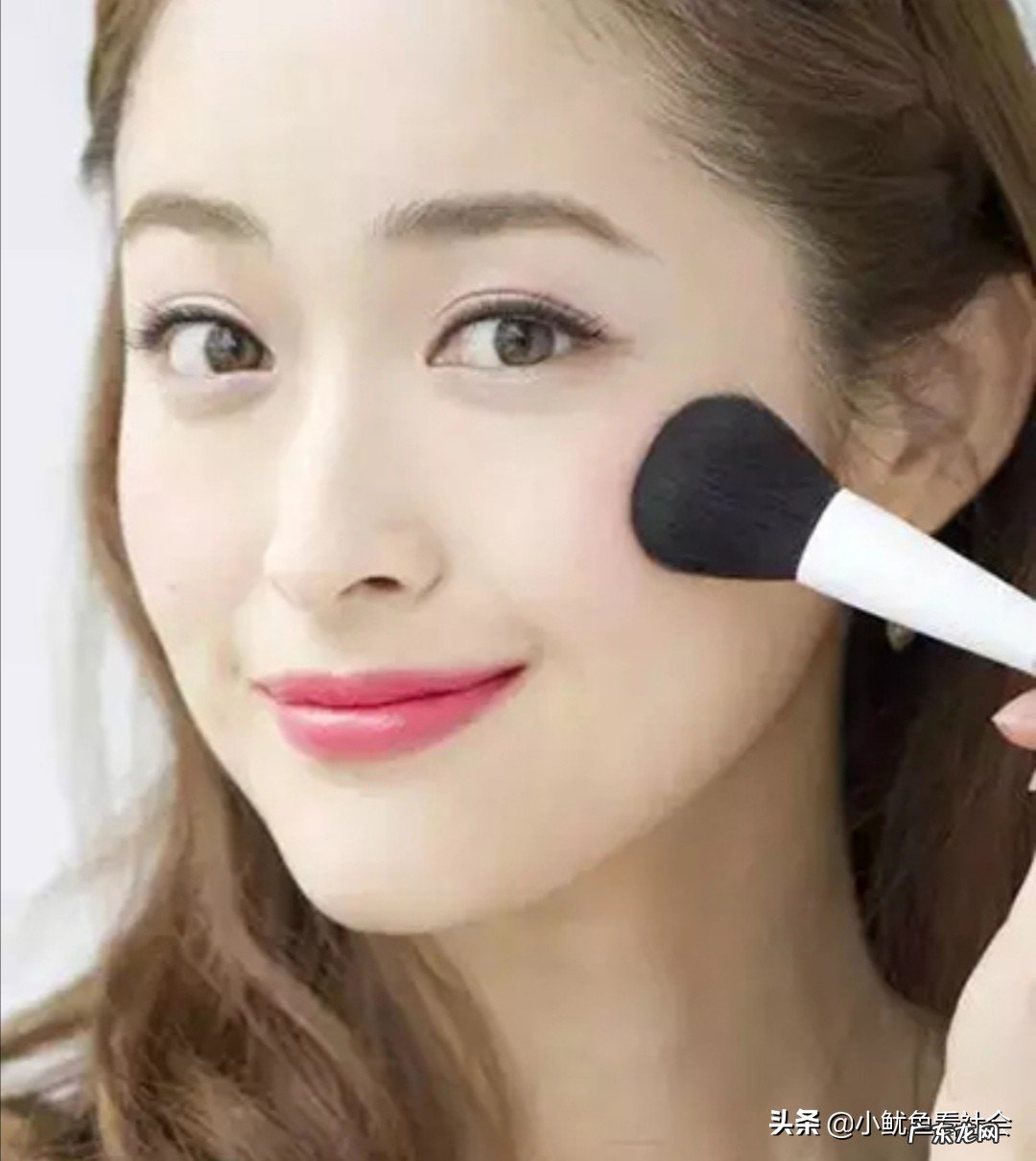 初次学化妆需要买什么化妆品呢?