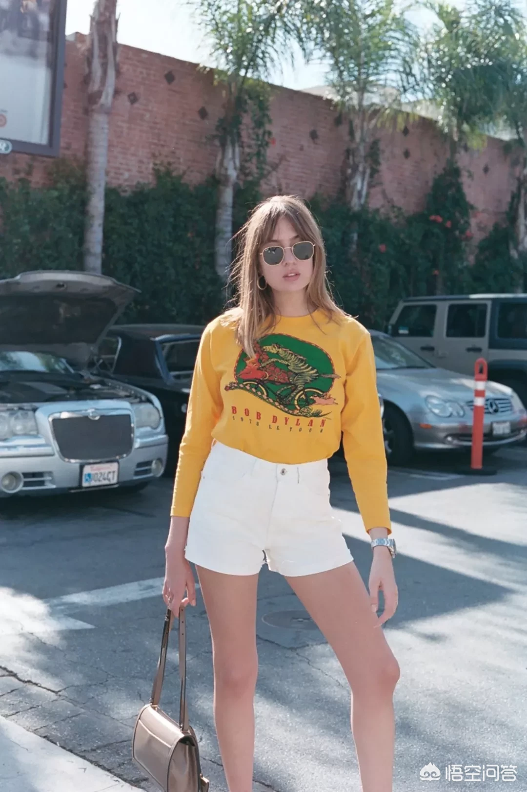 哪些颜色的衣服能提亮肤色？