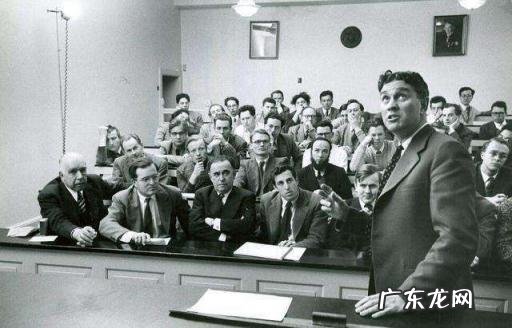 量子力学原理pdf 量子力学第三版