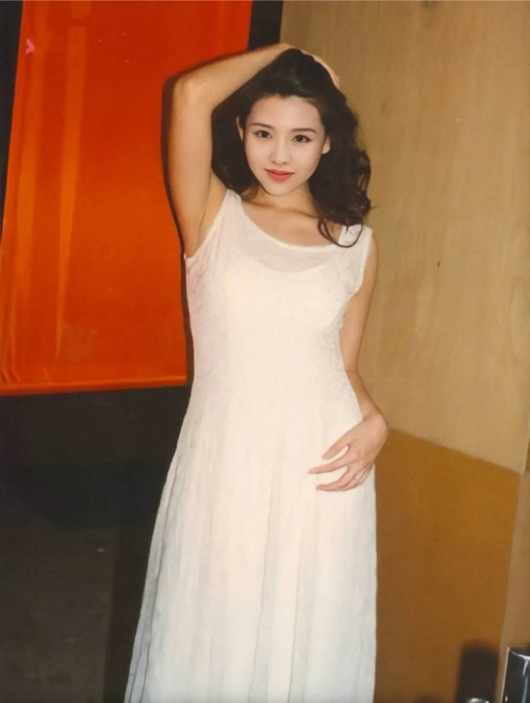 五十岁的我不可救药地爱上了一个24岁的女人,我该怎么办?