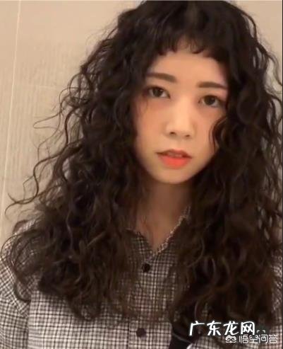 前额头发稀少,发际线有点高,有什么值得推荐的发型或者刘海吗?