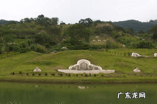 风水先生下葬呼龙口诀 下葬风水好的地方怎么找