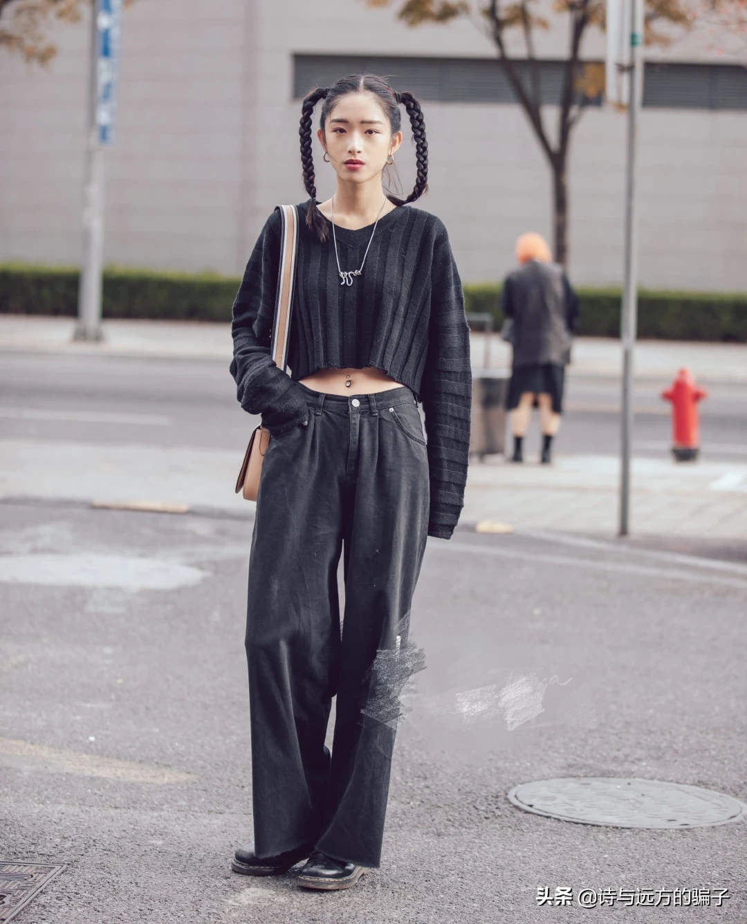 为什么有的女生经常穿黑色衣服？