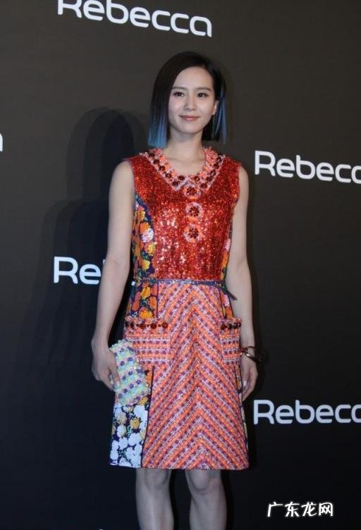 蓝黑色头发图片 男生 鸢尾兰蓝颜色头发图片