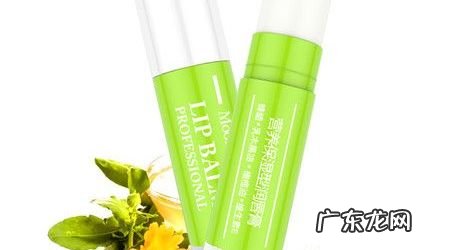 嘴唇脱皮是怎么回事 嘴唇脱皮是什么原因