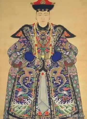 《康熙王朝》胤禔钟情宝日龙梅，康熙为何当着他的面与宝日龙梅云雨？胤禔心里疼吗？