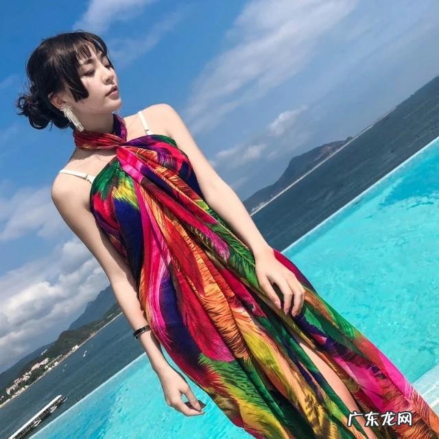 又到春季丝巾的季节,你的丝巾怎么搭配,你的丝巾怎么系啊?