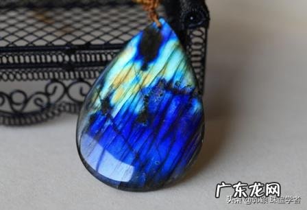 拉长石和月光石的区别图片 拉长石是不是月光石