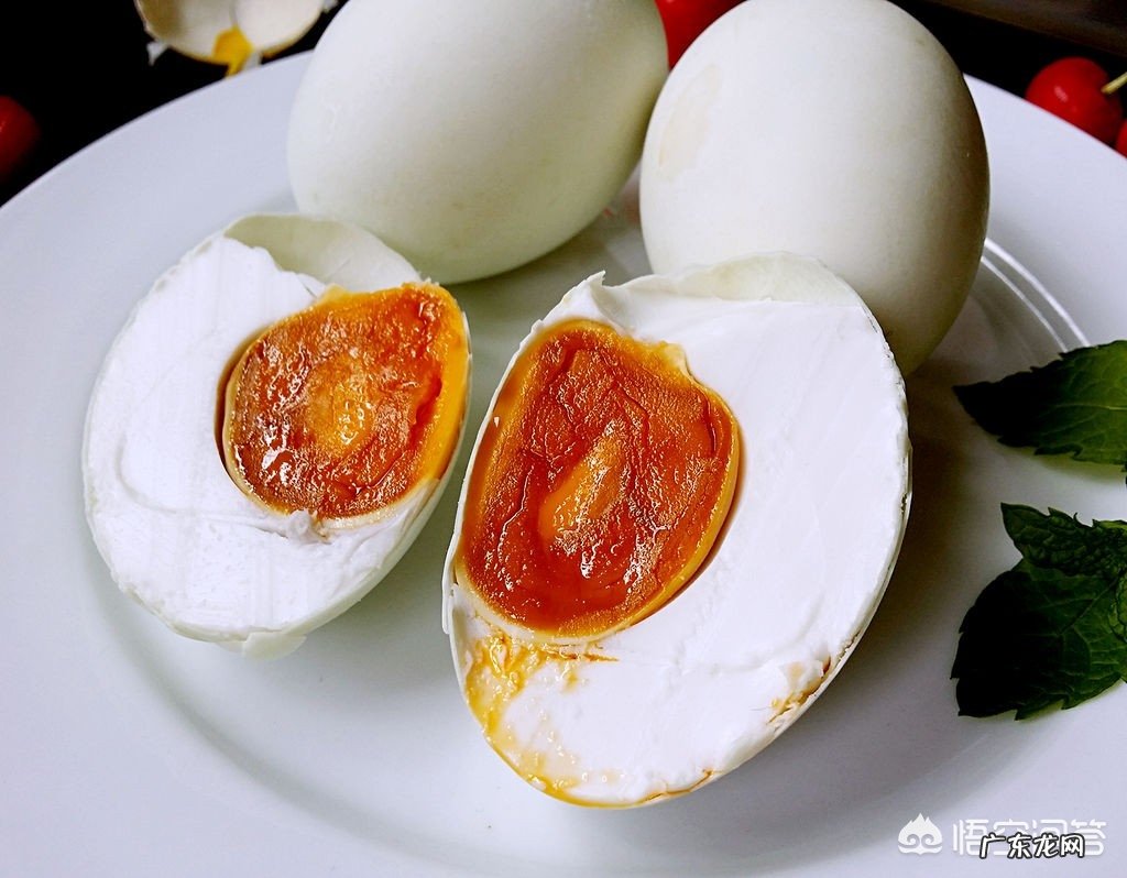 咸鸭蛋千万不能和什么食物一起吃?