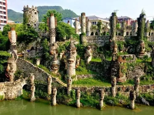 “夜郎自大”的“夜郎”在什么地方?那里的人为什么会“自大”?