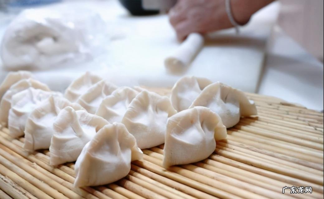 包饺子的做法步骤文字 十种家常饺子包法的做法步骤