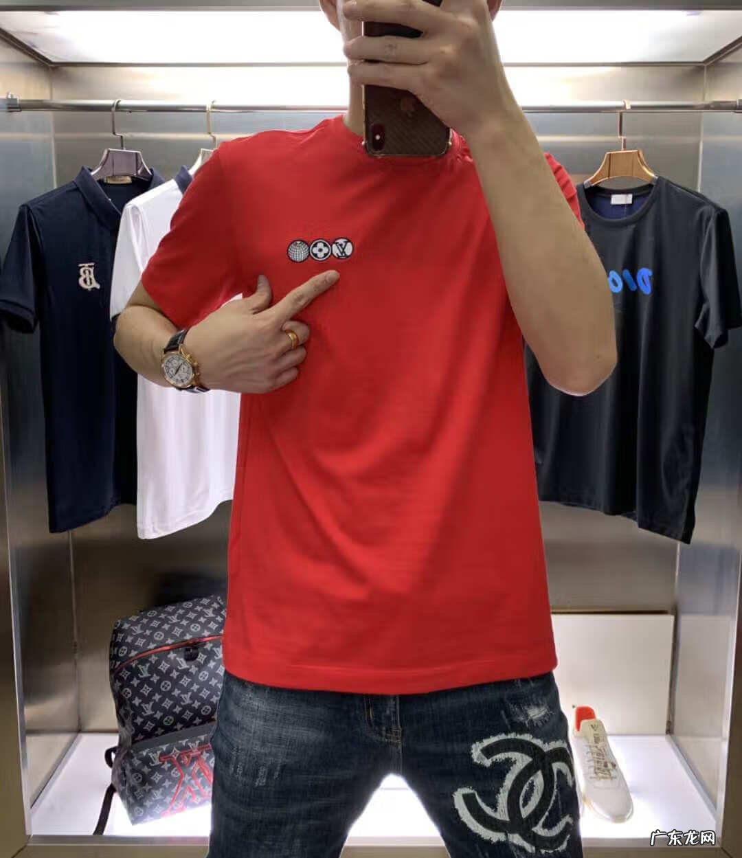 服装店门开的风水 鬼市一条街服装