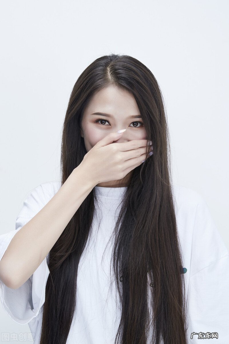 今天朋友给我介绍了一个女生,怎么判别她有没有结过婚?