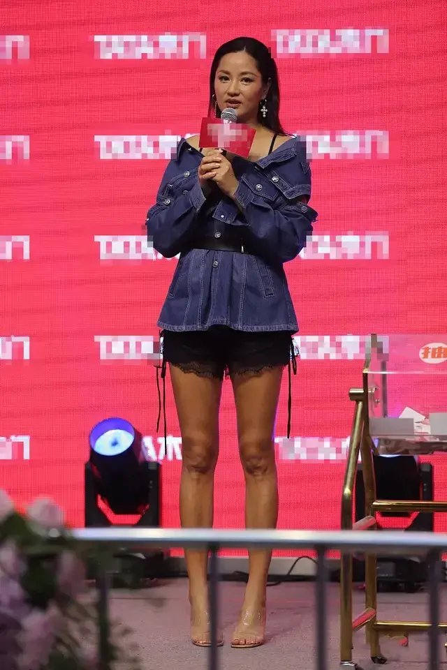 脸上挂着笑容 膝盖有笑脸怎么办