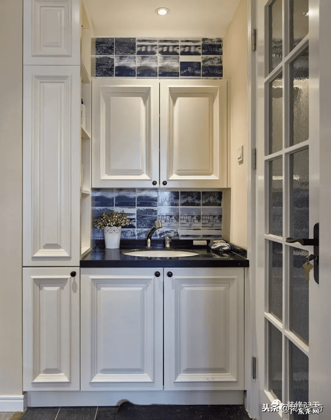 洗手间的洗手盆 房间门对着洗手盆好不好