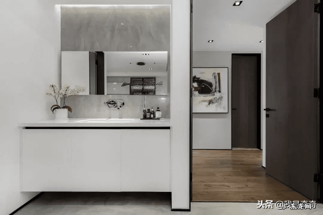 洗手间的洗手盆 房间门对着洗手盆好不好