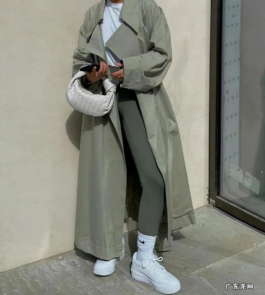 女生健身穿什么衣服合适 健身时穿什么衣服合适