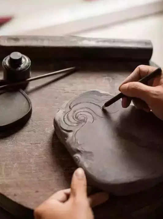 冠一端砚产自哪里 中国四大名砚之冠端砚产自