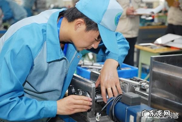 你最希望自己可以做什么工作?对于现在工作还满意吗?