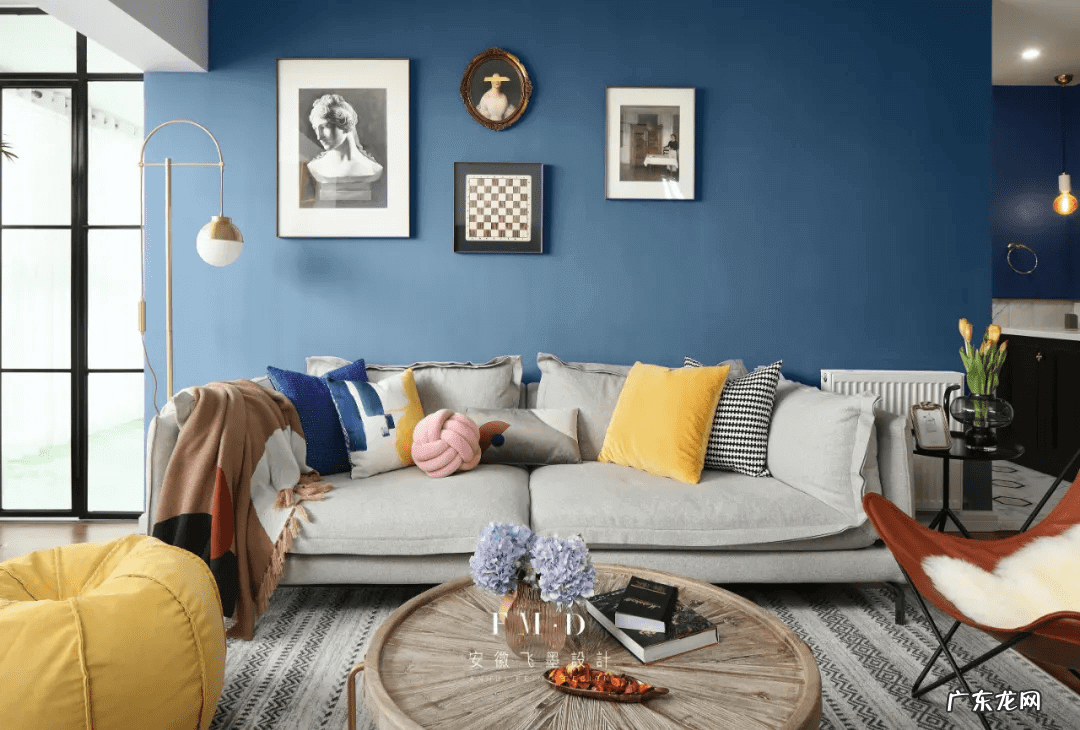 客厅背景墙风水讲究 布艺沙发背景墙