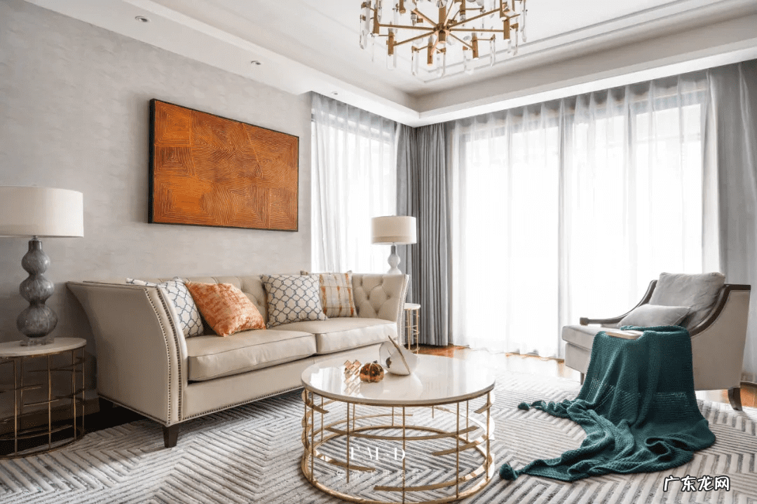 客厅背景墙风水讲究 布艺沙发背景墙