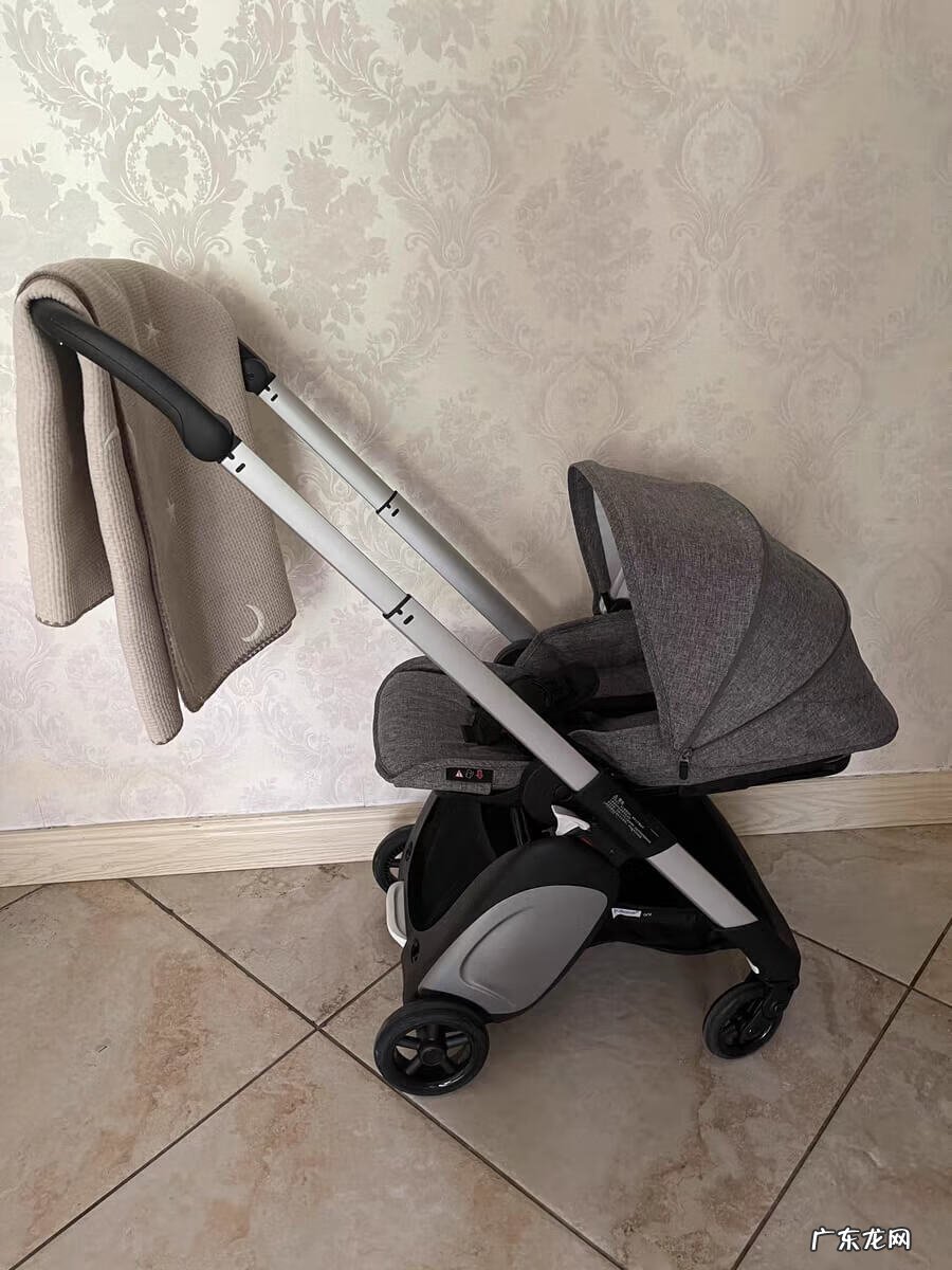 婴儿推车八个轮子和四个轮子 婴儿小车四轮手推车