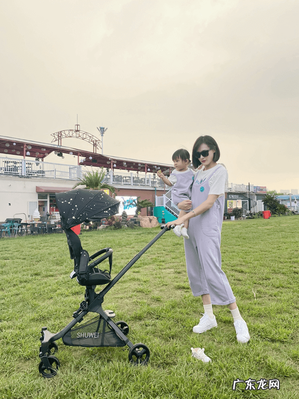 婴儿推车八个轮子和四个轮子 婴儿小车四轮手推车