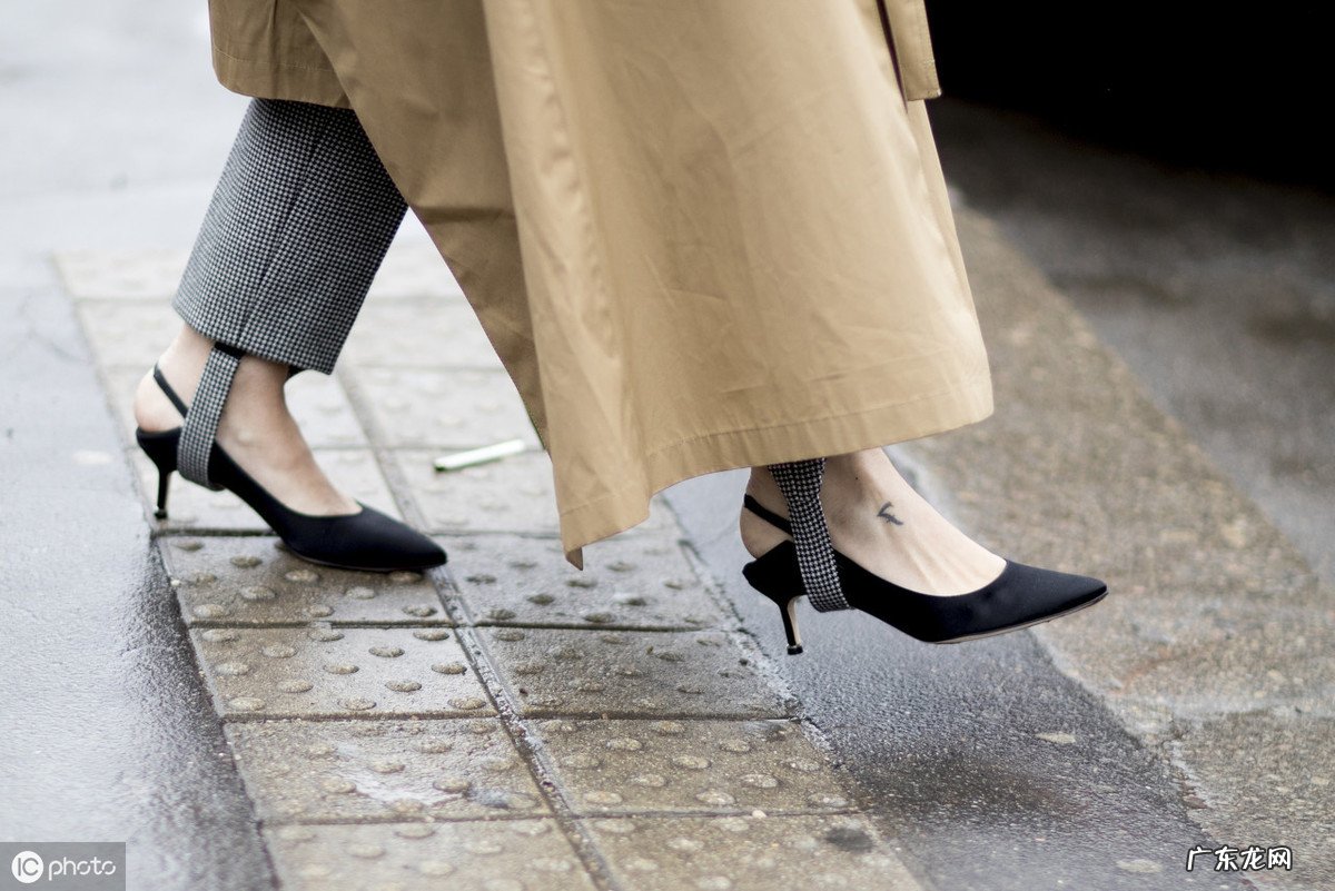 哪些鞋子不太适合40多岁的女人穿?