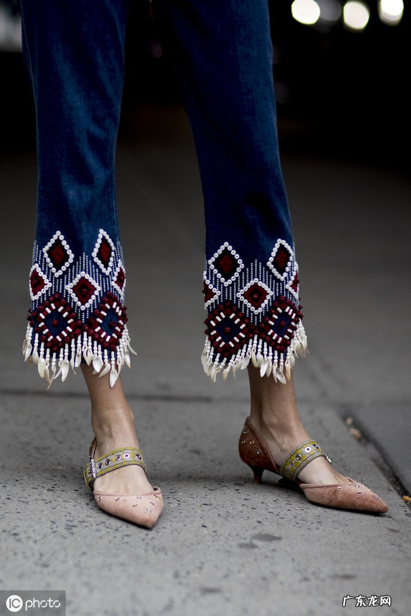 哪些鞋子不太适合40多岁的女人穿?